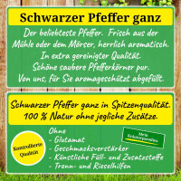 Ländlich idyllischer Bretterzaun mit zwei plakativen Textbereichen. Einmal werden die Eigenschaften und einmal die Qualität von schwarzem Pfeffer ganz beschrieben. Der Text findet sich sinngemäß auch in der Produktbeschreibung wieder.
